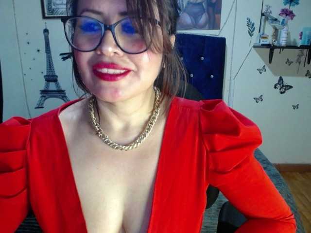 Live sex webcam photo for isabellacen #275955999