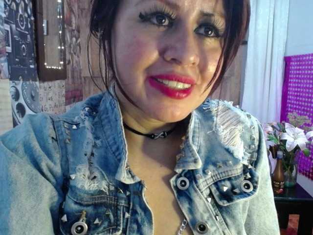 Live sex webcam photo for isabellacen #276136262