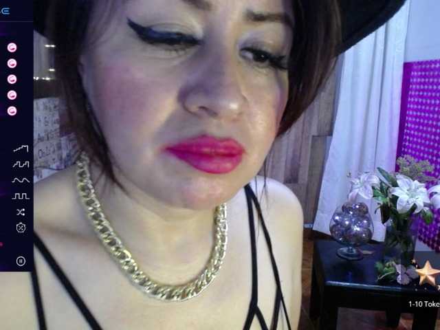 Live sex webcam photo for isabellacen #276147649