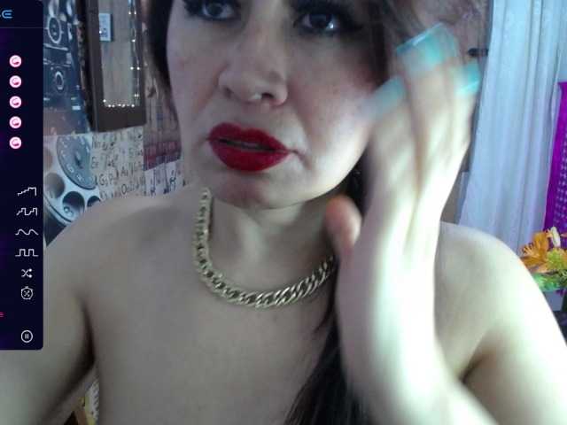 Live sex webcam photo for isabellacen #276217154