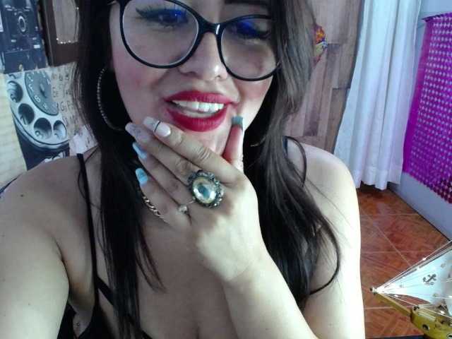 Live sex webcam photo for isabellacen #276479574