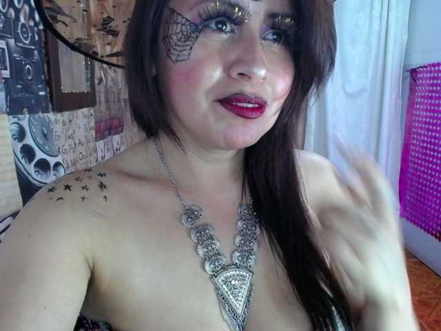 Live sex webcam photo for isabellacen #276576770