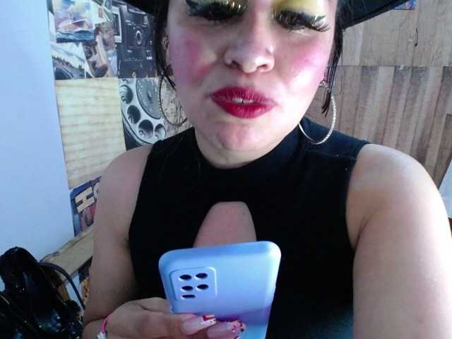 Live sex webcam photo for isabellacen #276603759