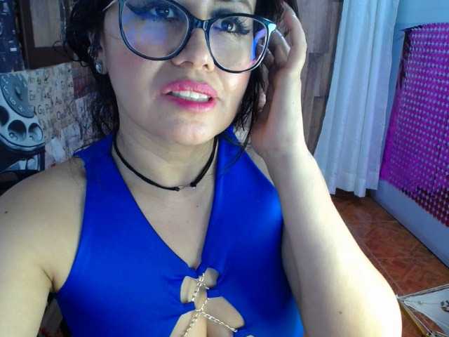 Live sex webcam photo for isabellacen #276658779