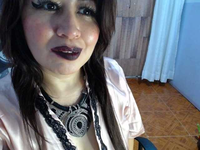 Live sex webcam photo for isabellacen #276737267