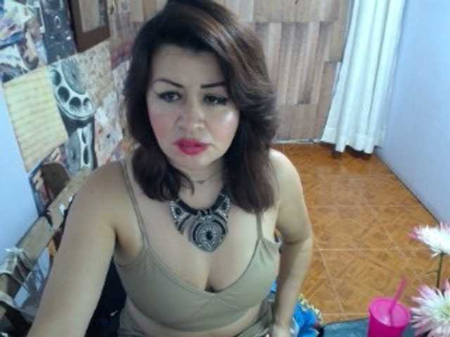 Live sex webcam photo for isabellacen #277155288