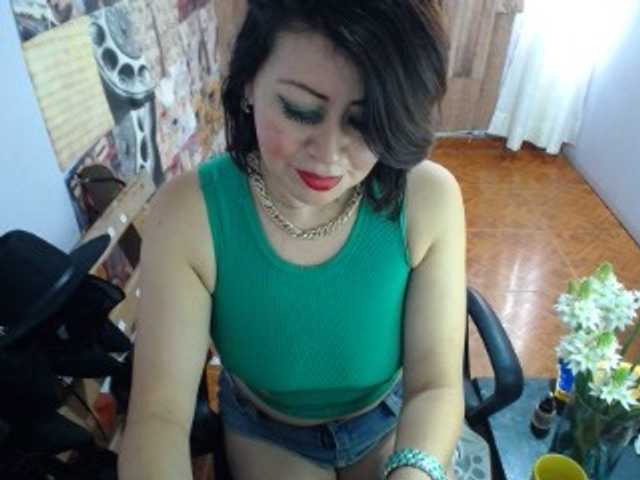 Live sex webcam photo for isabellacen #277537392