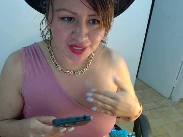 Live sex webcam photo for isabellacen #290440316