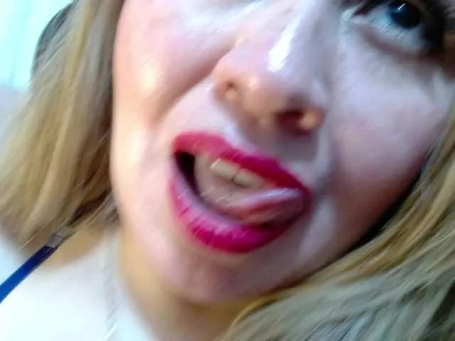 Live sex webcam photo for isabellacen #293684698