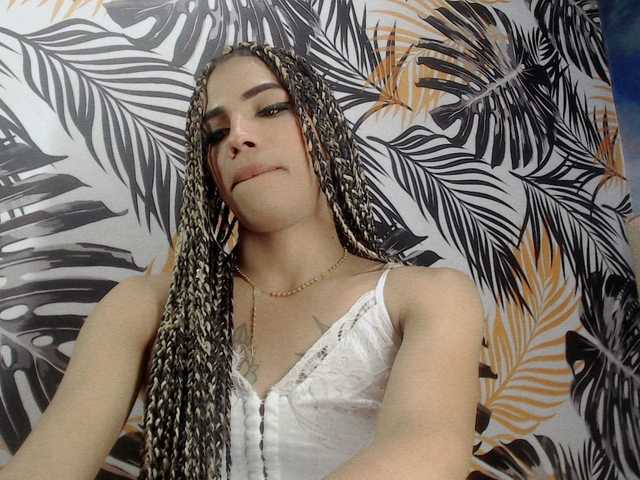 Live sex webcam photo for isabellafant #273235687