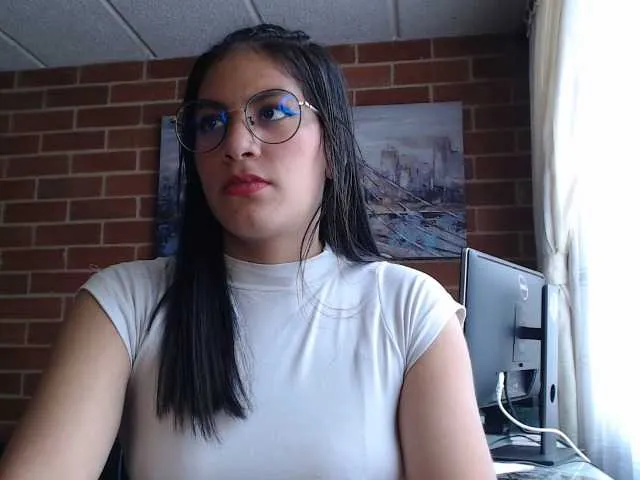 Live sex webcam photo for isabellalatin #272779786