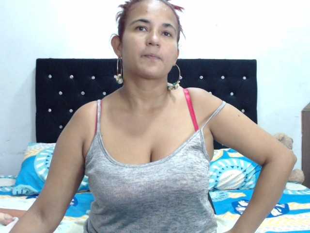 Live sex webcam photo for isabellegree #274099798