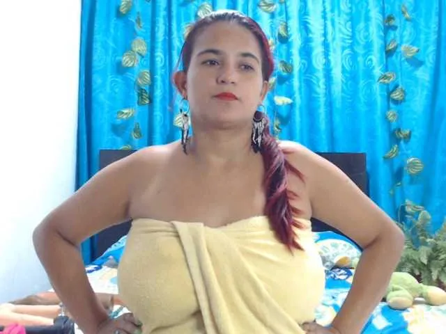 Live sex webcam photo for isabellegree #275461358