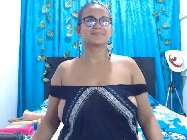 Live sex webcam photo for isabellegree #275543113