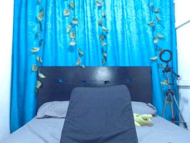 Live sex webcam photo for isabellegree #275675153