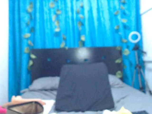 Live sex webcam photo for isabellegree #275733509