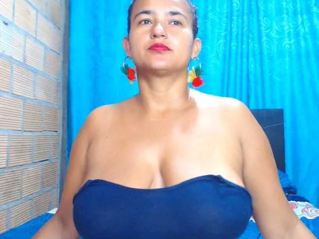 Live sex webcam photo for isabellegree #276850702
