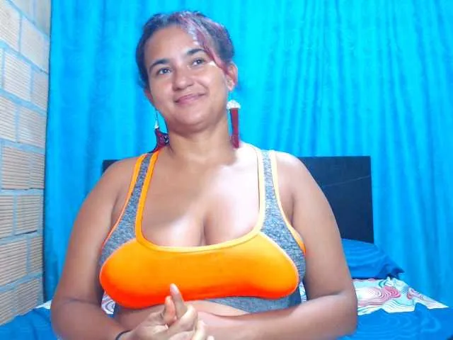 Live sex webcam photo for isabellegree #276944358