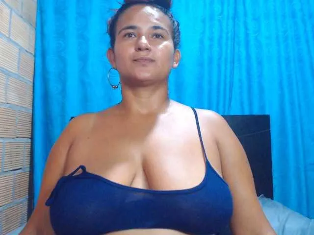 Live sex webcam photo for isabellegree #277144238