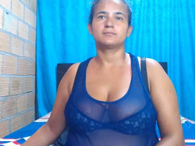 Live sex webcam photo for isabellegree #277227382
