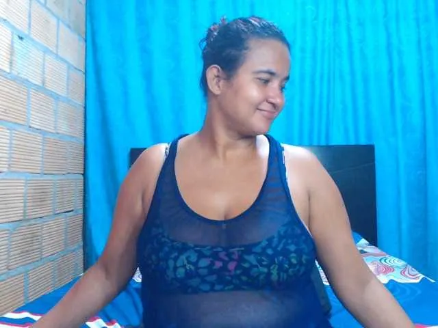 Live sex webcam photo for isabellegree #277255381