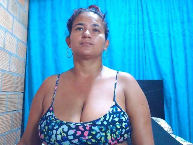 Live sex webcam photo for isabellegree #277548060