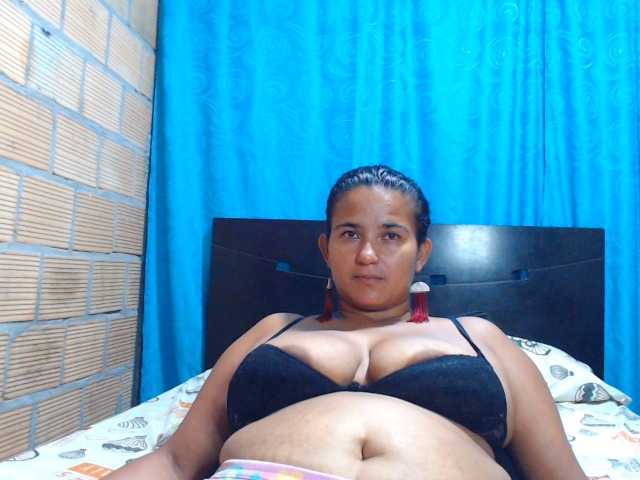 Live sex webcam photo for isabellegree #277599886