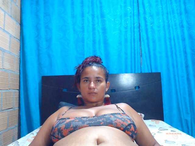 Live sex webcam photo for isabellegree #277613049