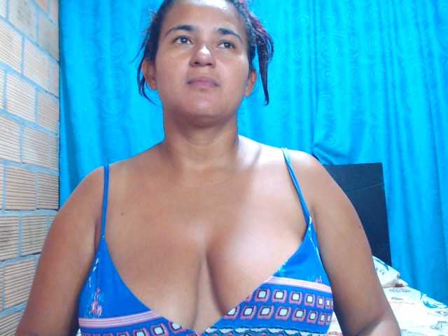 Live sex webcam photo for isabellegree #277624607