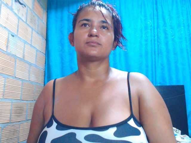 Live sex webcam photo for isabellegree #277631214