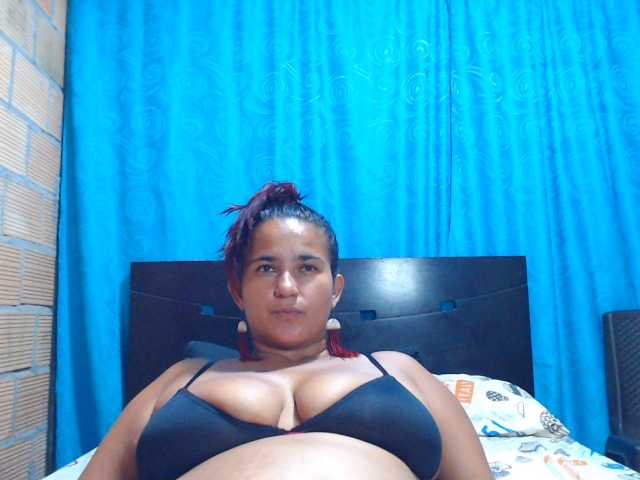 Live sex webcam photo for isabellegree #277656168