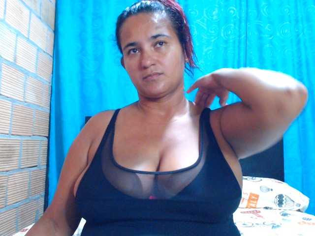 Live sex webcam photo for isabellegree #277662929