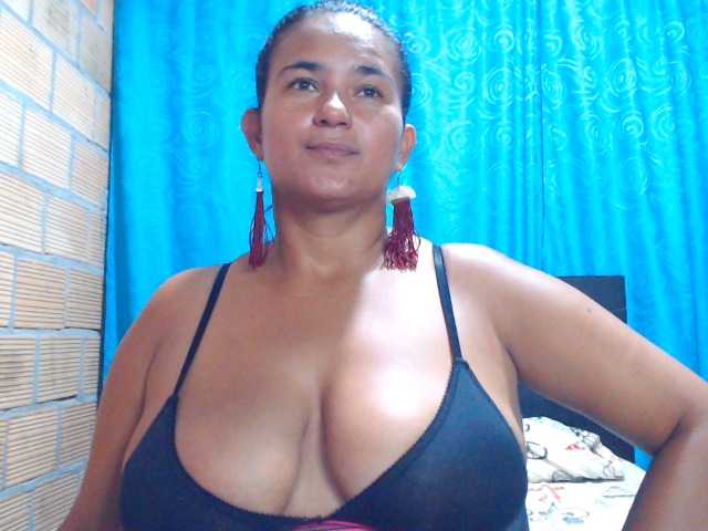 Live sex webcam photo for isabellegree #277702109