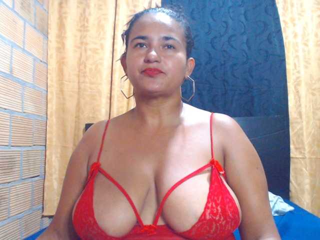 Live sex webcam photo for isabellegree #277734835