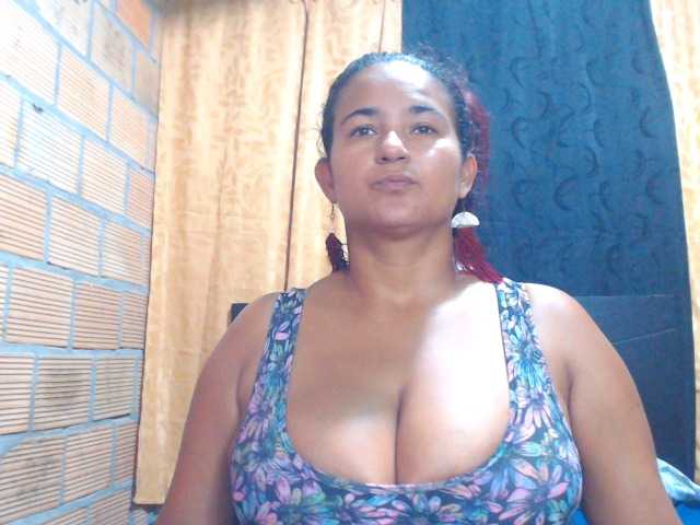 Live sex webcam photo for isabellegree #277745078