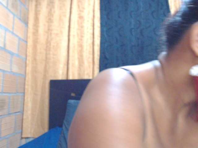 Live sex webcam photo for isabellegree #277885974