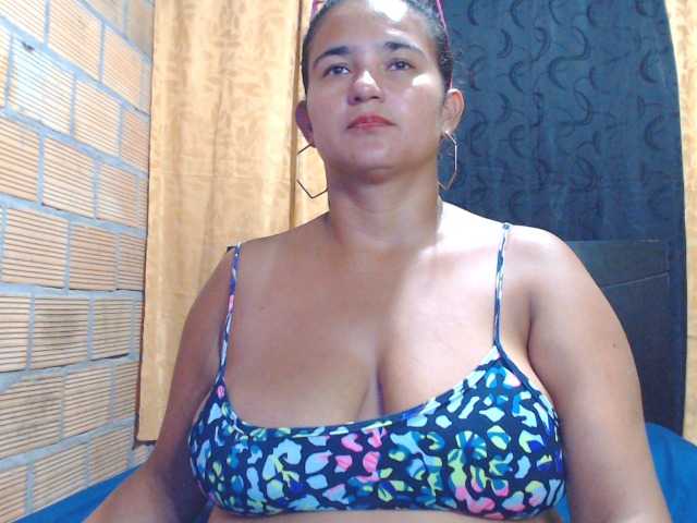 Live sex webcam photo for isabellegree #277944790