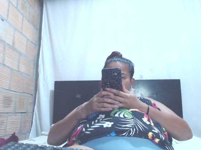 Live sex webcam photo for isabellegree #290995785