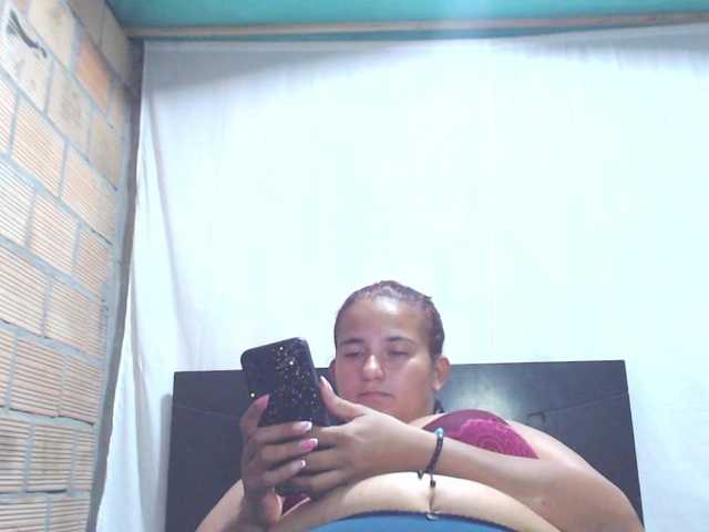 Live sex webcam photo for isabellegree #291075479