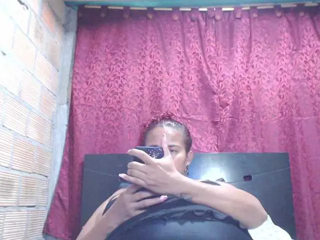 Live sex webcam photo for isabellegree #291095551