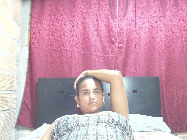 Live sex webcam photo for isabellegree #291802917