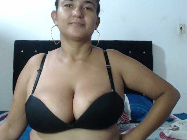 Live sex webcam photo for isabellegree #294324582