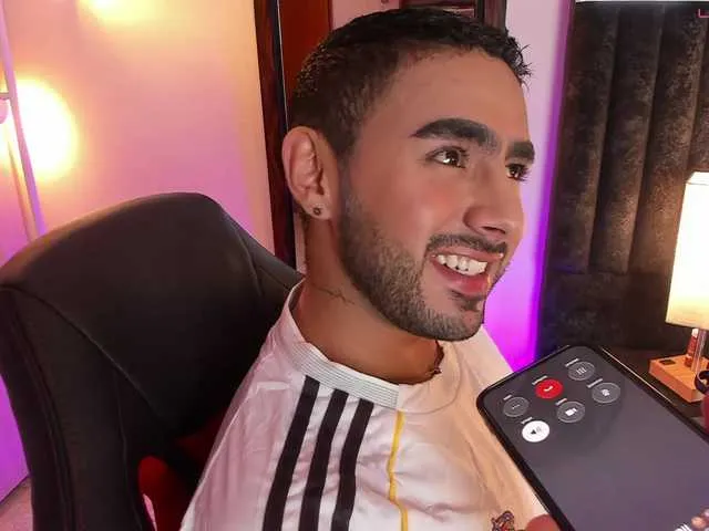 Live sex webcam photo for itsmeeros #292324848