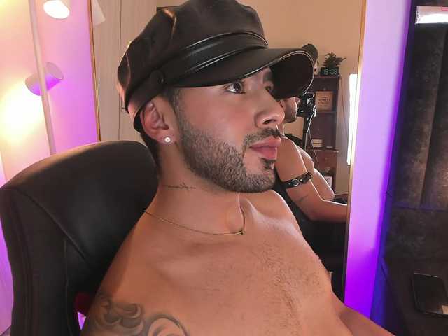 Live sex webcam photo for itsmeeros #292385617