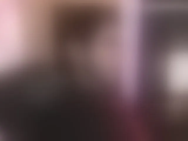 Live sex webcam photo for itsmeeros #293189687