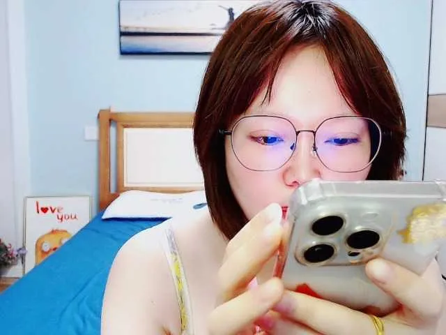 Live sex webcam photo for ivy520 #285645775