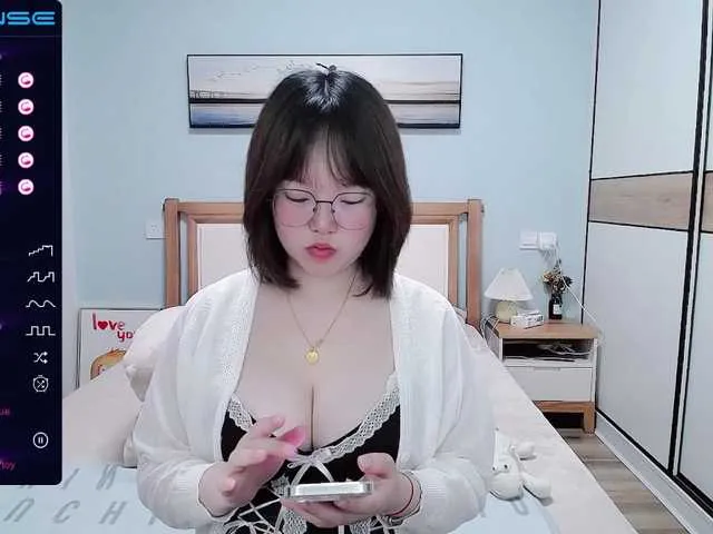 Live sex webcam photo for ivy520 #290668443