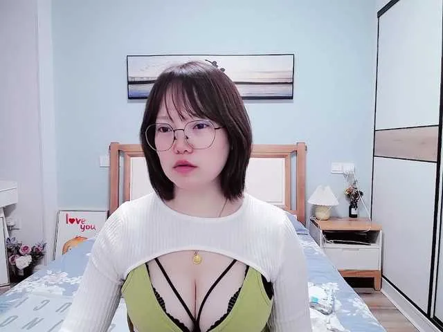 Live sex webcam photo for ivy520 #290895914