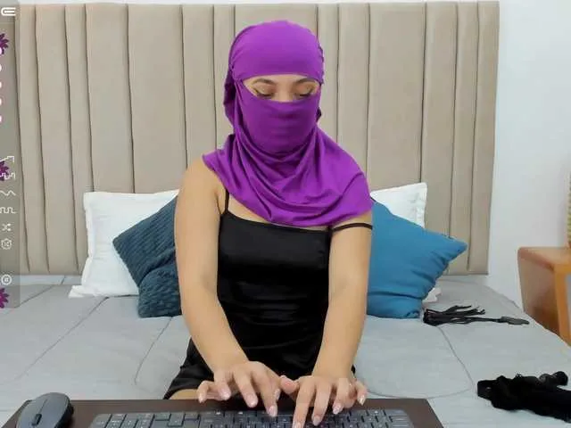 Live sex webcam photo for izadii #276598843