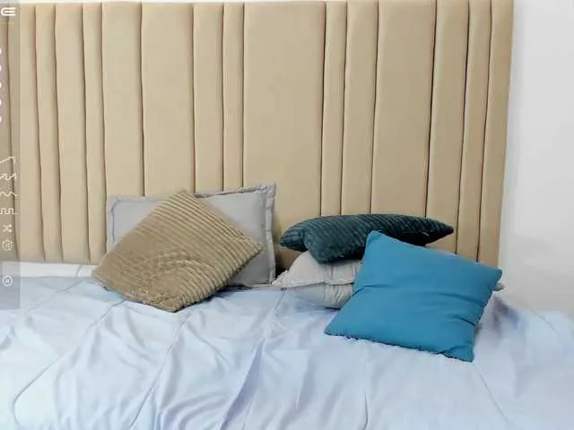 Live sex webcam photo for izadii #277013840